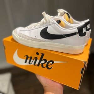 Nike Blazer Low '77 l Size 7